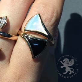 Bulgari Ring Divas Dream MOP and Onyx
