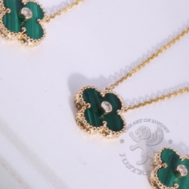 Van Cleef & Arpels Necklace Vintage Alhambra Malachite with diamond