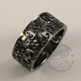 GUCCI Ring 132 diamonds
