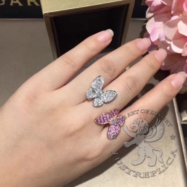 Van Cleef Arpels Ring Two Butterfly Between the Finger ring Sapphires pave Diamonds