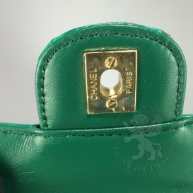 Chanel Classic Crocodile 17cm Green