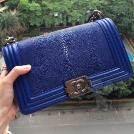 Chanel Boy Stingray 25cm Blue