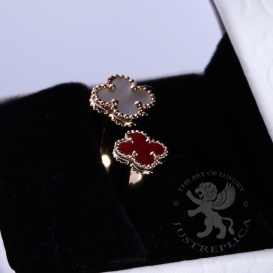 Van Cleef & Arpels Ring Alhambra Carnelian between fingers