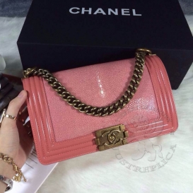 Chanel Boy Stingray 25cm Pink
