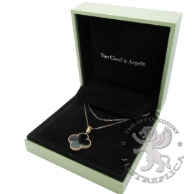 Van Cleef Arpels Necklace Magic Alhambra Onyx 1 motif