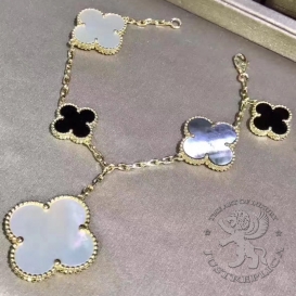 Van Cleef Arpels Bracelet Magic Alhambra 5 motifs MOP Onyx