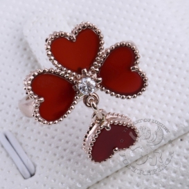 Van Cleef & Arpels Ring Alhambra Carnelian Hearts with diamond