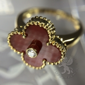 Van Cleef & Arpels Ring Alhambra Carnelian with diamond