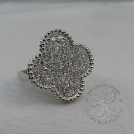Van Cleef Arpels Ring Magic Alhambra  37 diamonds