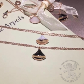 Bulgari Bracelet Divas Dream Onyx pendant