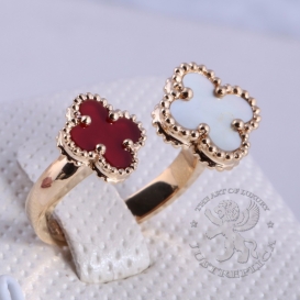 Van Cleef & Arpels Ring Alhambra Mother-Of-Pearl Carnelian between fingers