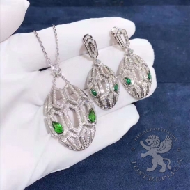 Bulgari Necklace Serpenti Emeralds 409D