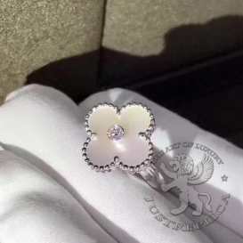 Van Cleef & Arpels Ring Alhambra Mother-Of-Pearl with diamond