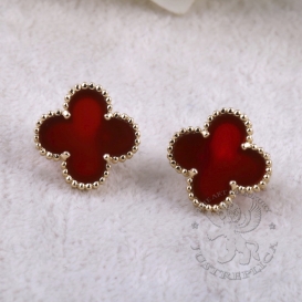 Van Cleef Arpels Earstuds Alhambra Carnelian 9mm