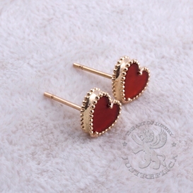 Van Cleef Arpels Earstuds Alhambra Carnelian Heart