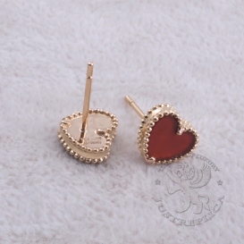 Van Cleef Arpels Earstuds Alhambra Carnelian Heart