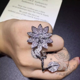 Van Cleef & Arpels Ring Lotus Between the Finger ring 177 diamonds