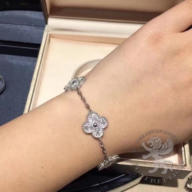 Van Cleef Arpels Bracelet Vintage Alhambra 5 motifs 60D