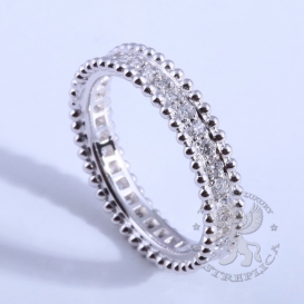 Van Cleef & Arpels Ring Perlee Large with diamonds