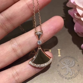 Bulgari Necklace Divas Dream Gold 19 Diamonds