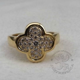 Van Cleef & Arpels Ring Pure Alhambra 1 main 32 small diamonds