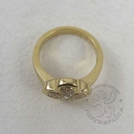 Van Cleef & Arpels Ring Pure Alhambra 1 main 32 small diamonds