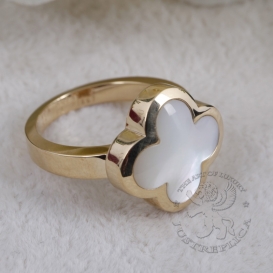 Van Cleef & Arpels Ring Pure Alhambra Mother-Of-Pearl
