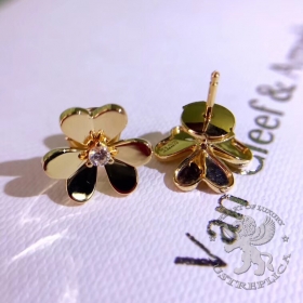 Van Cleef Arpels Earstuds Frivole 2D