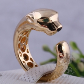 CARTIER Ring Panthere De Cartier tsavorite garnets