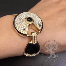 CARTIER Bracelet Amulette de Cartier 188D Large