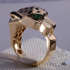 CARTIER Ring Panthere De Cartier garnets onyx
