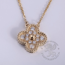 Van Cleef & Arpels Necklace Vintage Alhambra 12 diamonds