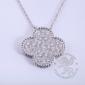 Van Cleef & Arpels Magic Alhambra pendant 45 diamonds